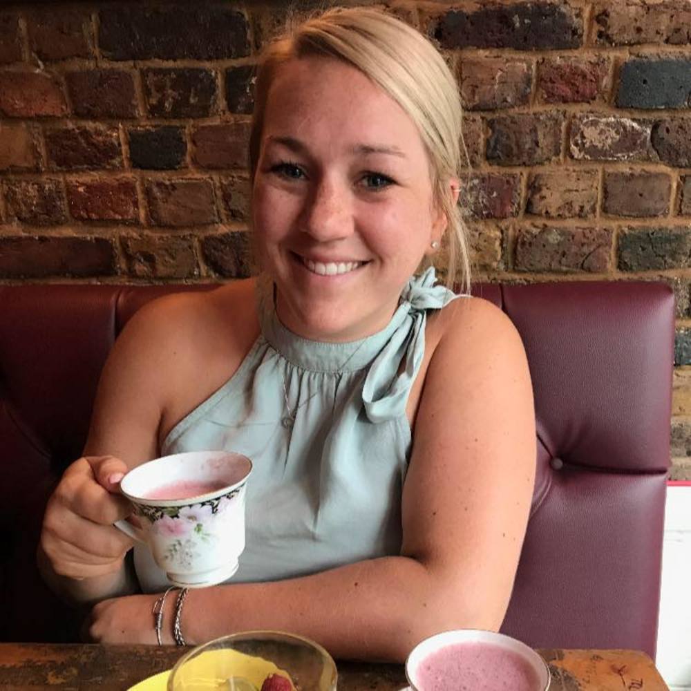 Meet your Posher, Danielle